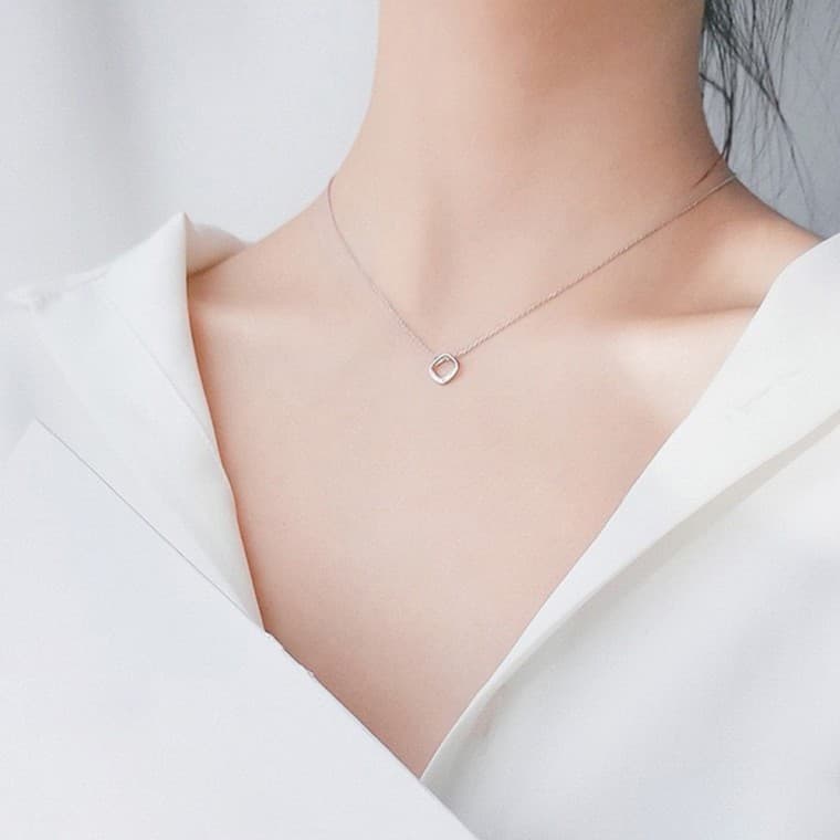 스퀘어 하프 큐빅 목걸이 1
