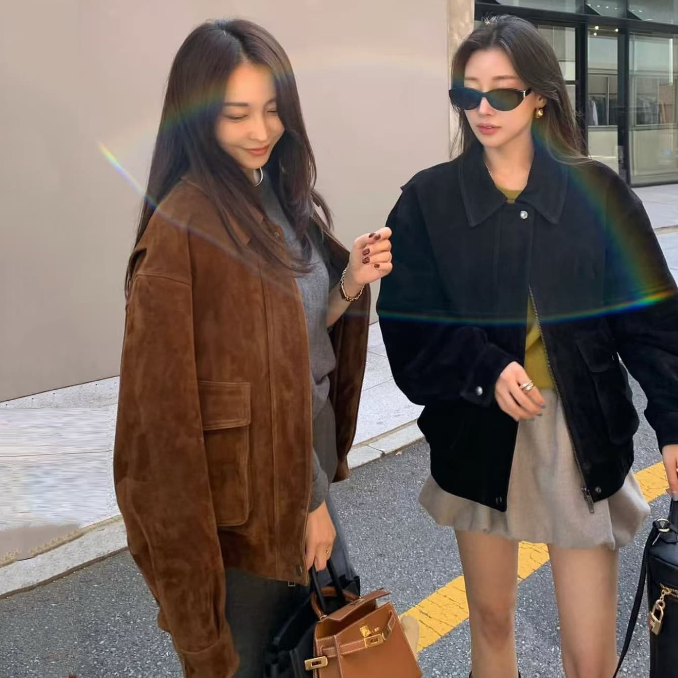 다용도로 활용 가능한 라펠과 더블 포켓 디자인